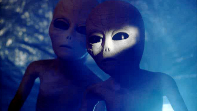 Alien+Abduction+-+UFO+-+Mystery++Meaning+-+Peter+Crawford.jpg.webp